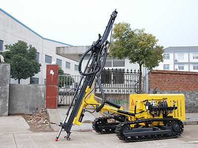 Буровая установка на гусеничном ходу среднего давления KG920A/B/D, KGH4